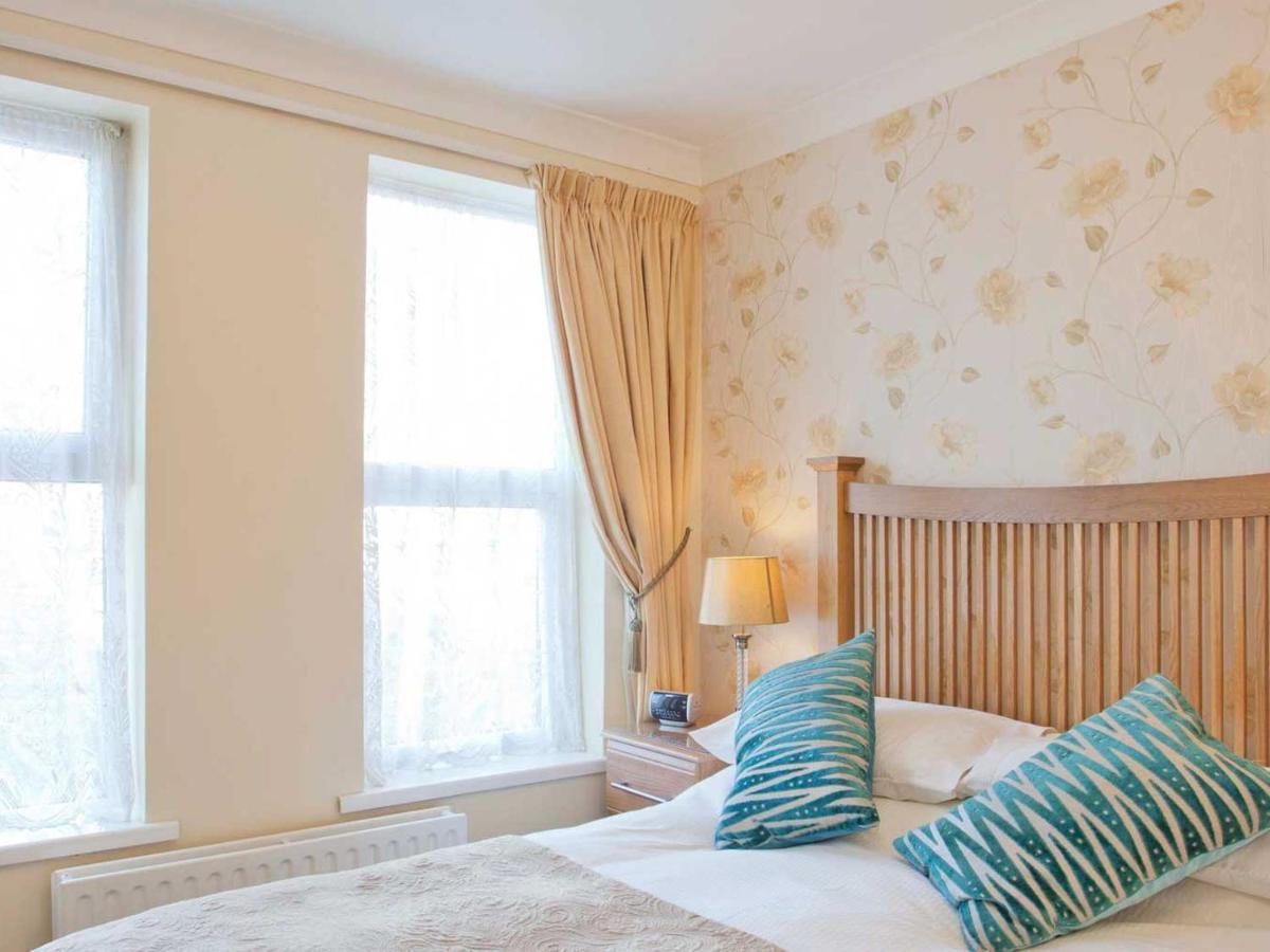 Amberlea Guest House Суонидж Экстерьер фото